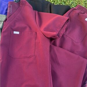 Figs Women's Burgundy Scrub set
